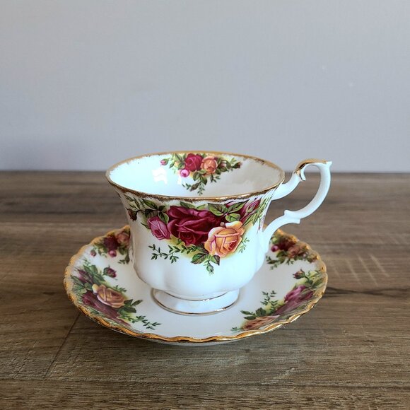 Vintage Royal Albert Bone China England ''Old Country Roses'' Cup and Saucer. - Picture 1 of 7